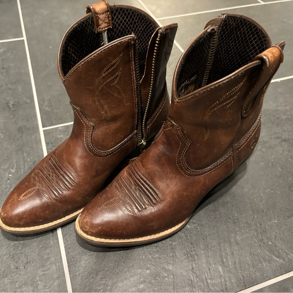 ARIAT Darlin’ Boots